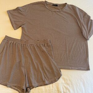 Striped Women's Sleepwear Set - Brown and White